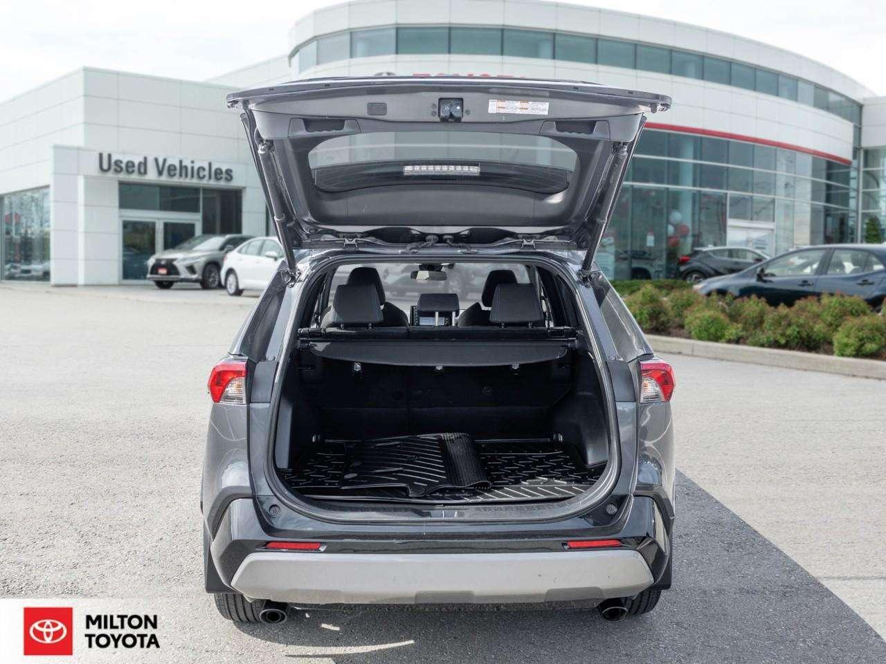 2022 Toyota RAV4 SUNROOF HEATED STEERING POWER SEAT ONE OWNER TCUV SE Photo