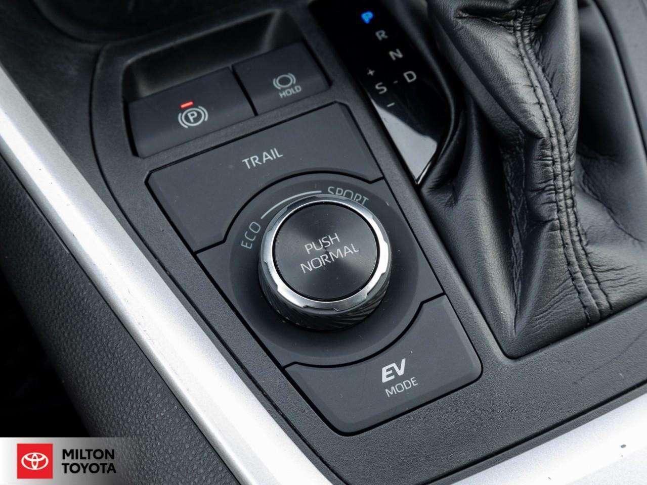 2022 Toyota RAV4 SUNROOF HEATED STEERING POWER SEAT ONE OWNER TCUV SE Photo