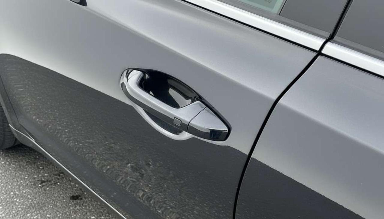 2023 Kia Forte EX + SUNROOF LEATHER SEATS NAVIGATION Photo