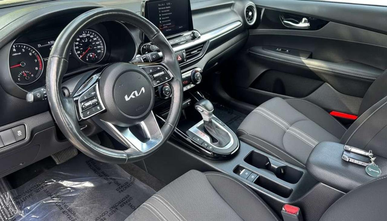 2023 Kia Forte EX + SUNROOF LEATHER SEATS NAVIGATION Photo