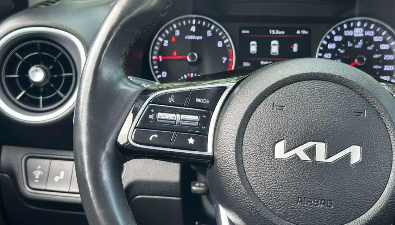 2023 Kia Forte EX + SUNROOF LEATHER SEATS NAVIGATION Photo