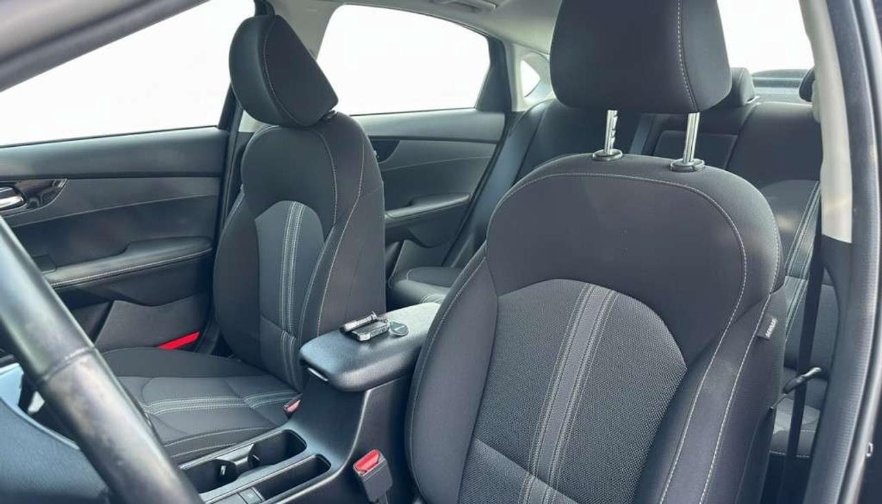 2023 Kia Forte EX + SUNROOF LEATHER SEATS NAVIGATION Photo