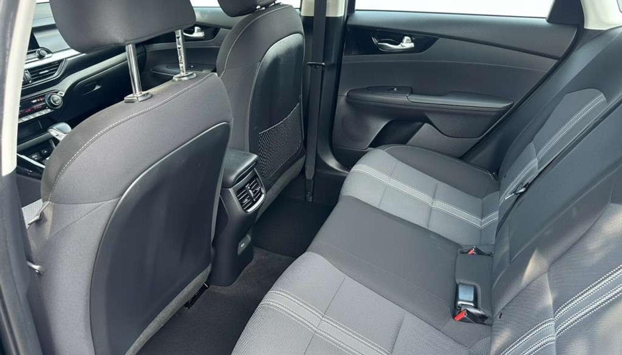 2023 Kia Forte EX + SUNROOF LEATHER SEATS NAVIGATION Photo