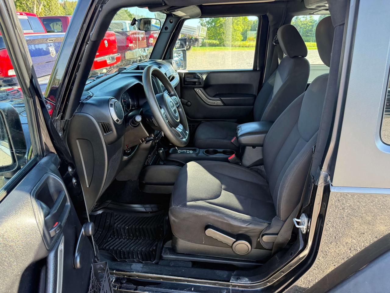 2015 Jeep Wrangler SPORT Photo2