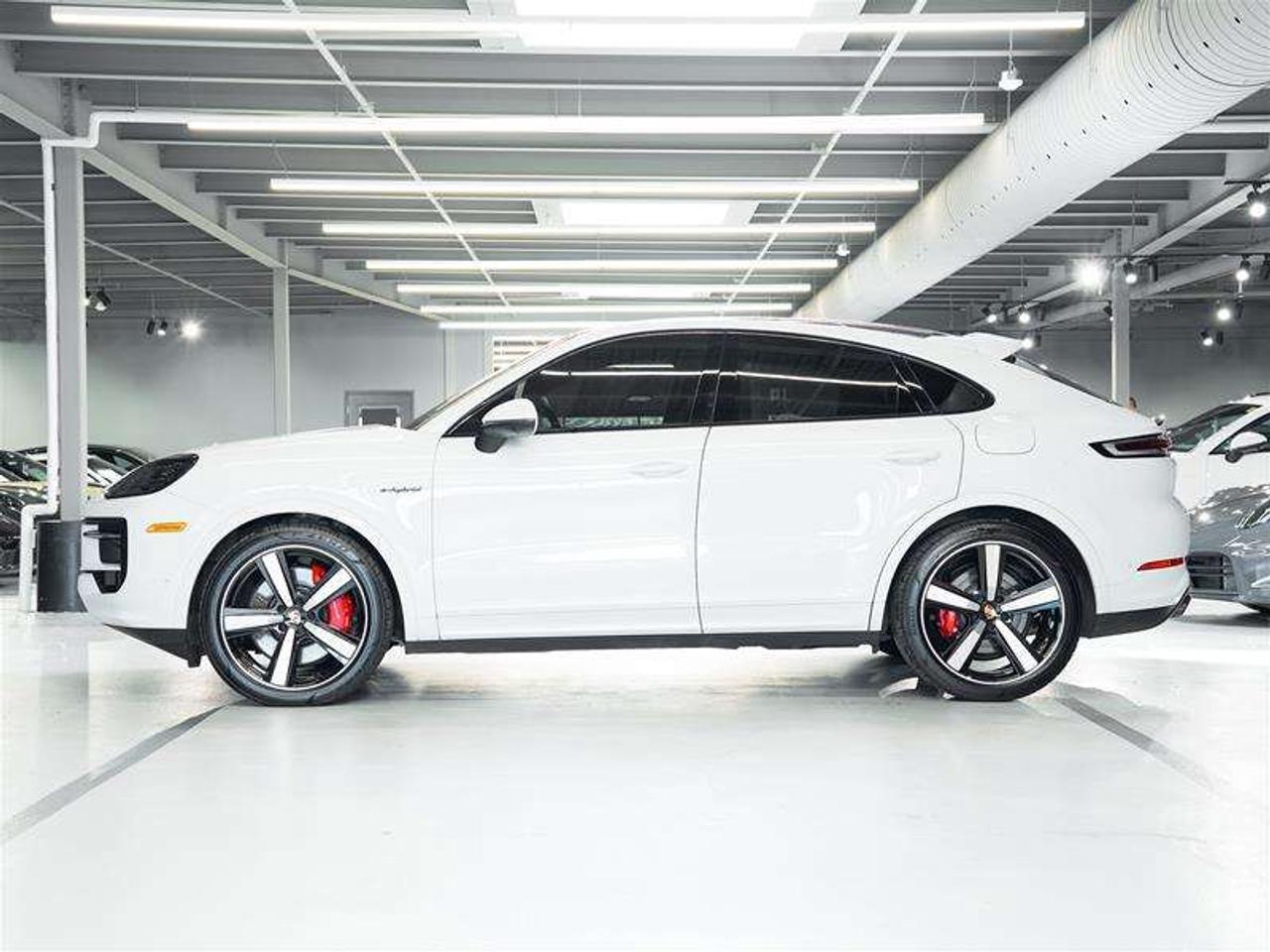 2025 Porsche Cayenne S e-Hybrid Coupe AWD Photo
