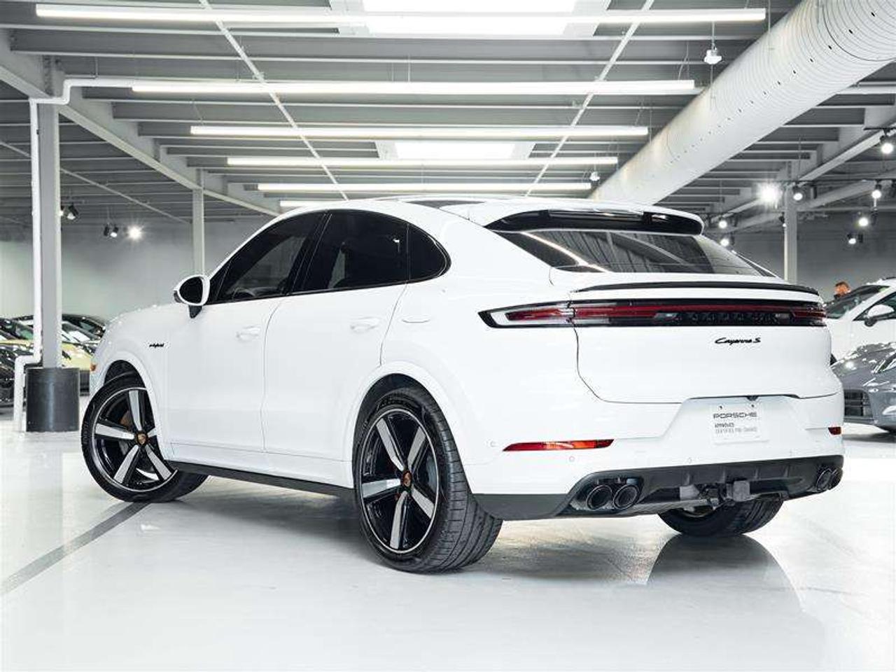 2025 Porsche Cayenne S e-Hybrid Coupe AWD Photo