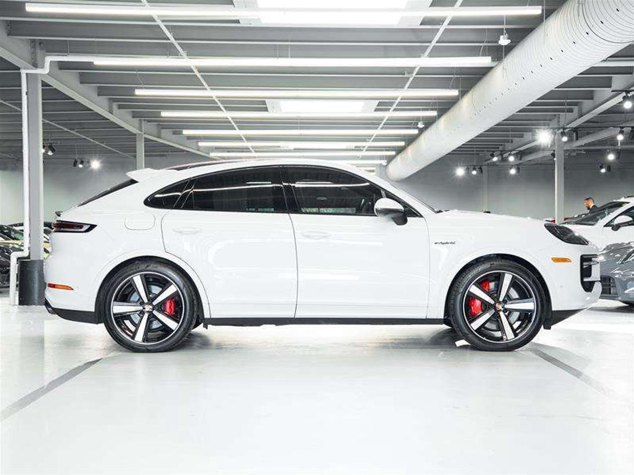 2025 Porsche Cayenne S e-Hybrid Coupe AWD Photo
