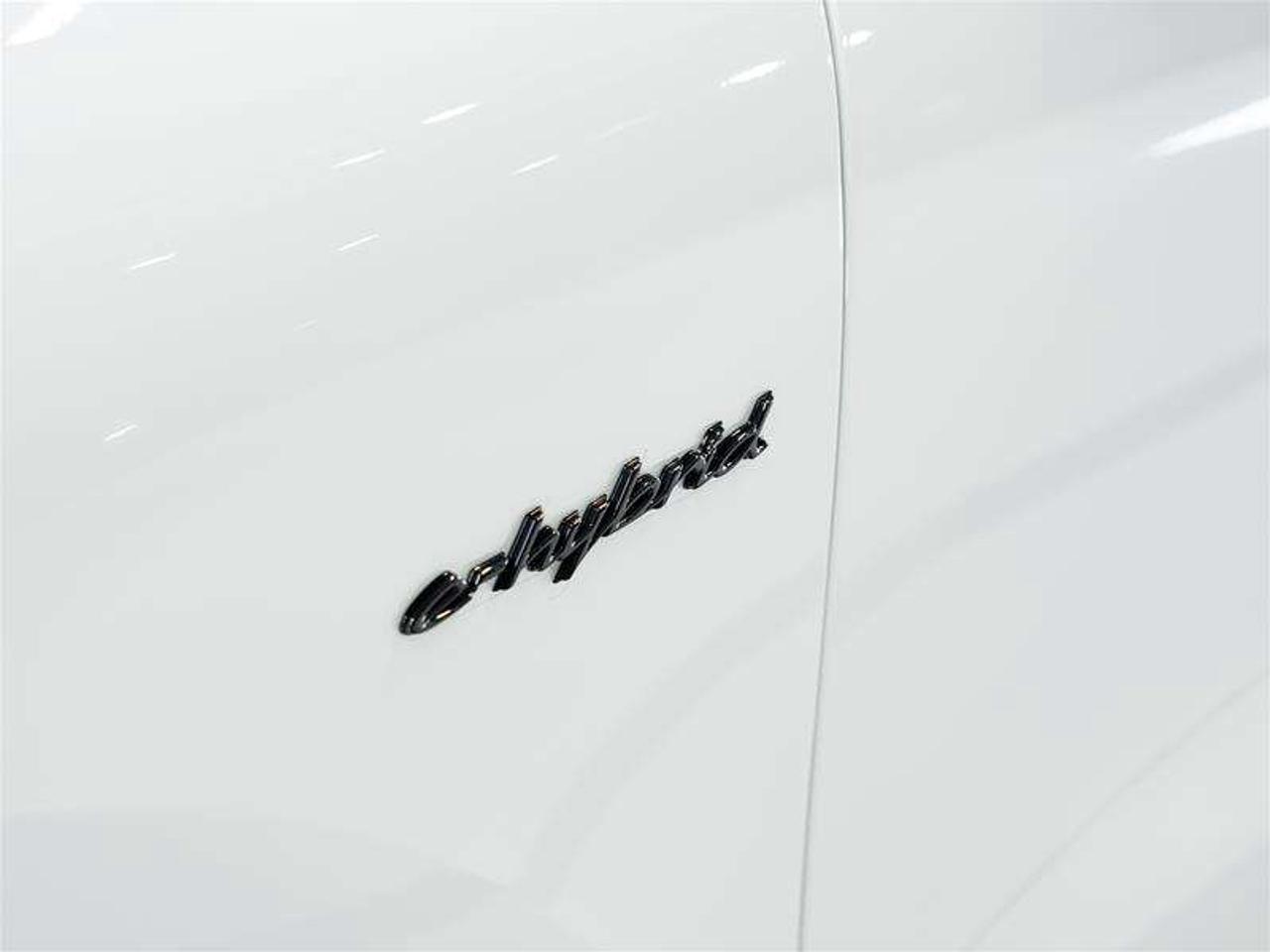 2025 Porsche Cayenne S e-Hybrid Coupe AWD Photo