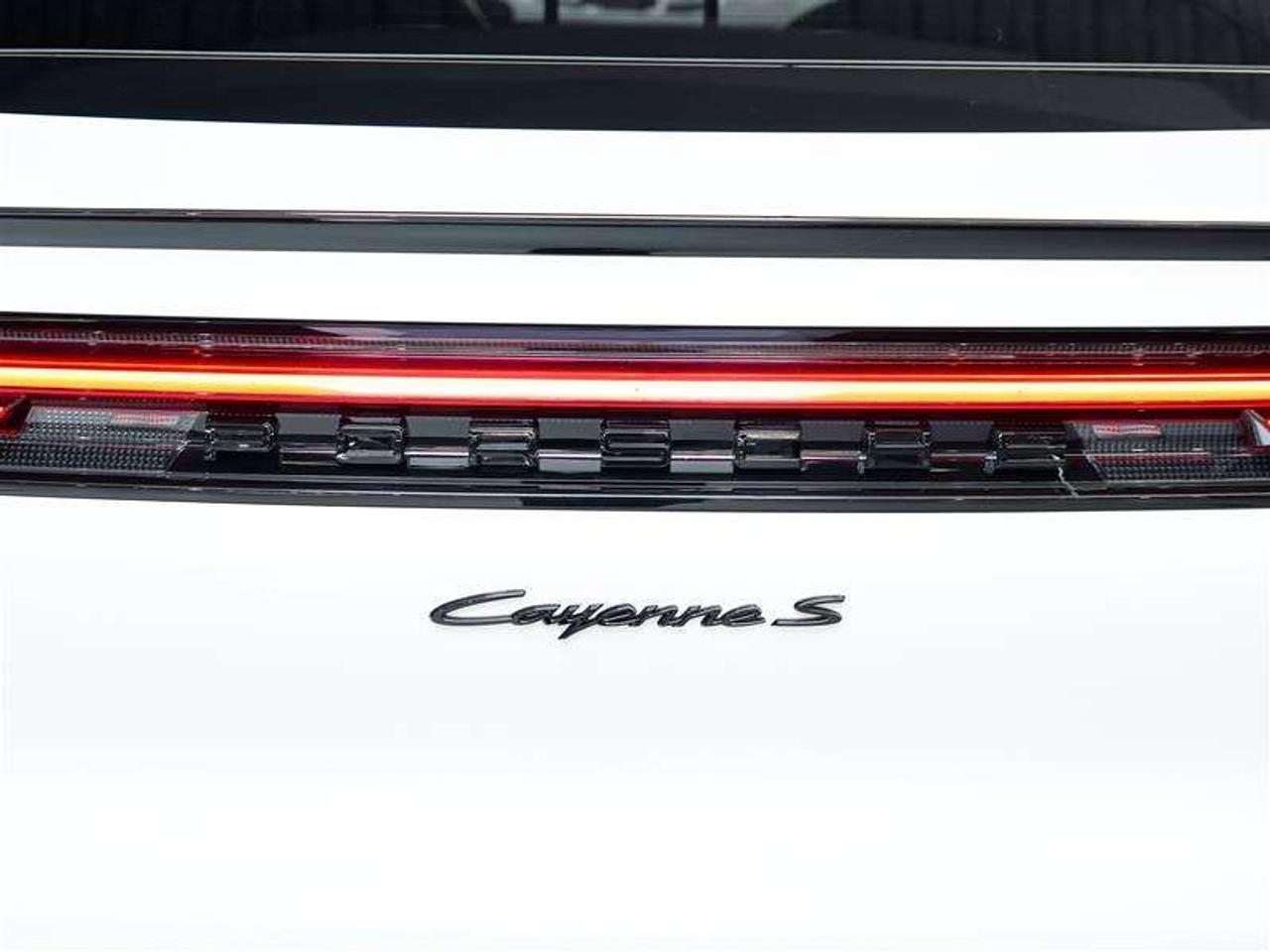 2025 Porsche Cayenne S e-Hybrid Coupe AWD Photo