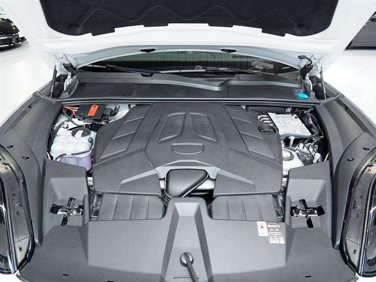 2025 Porsche Cayenne S e-Hybrid Coupe AWD Photo