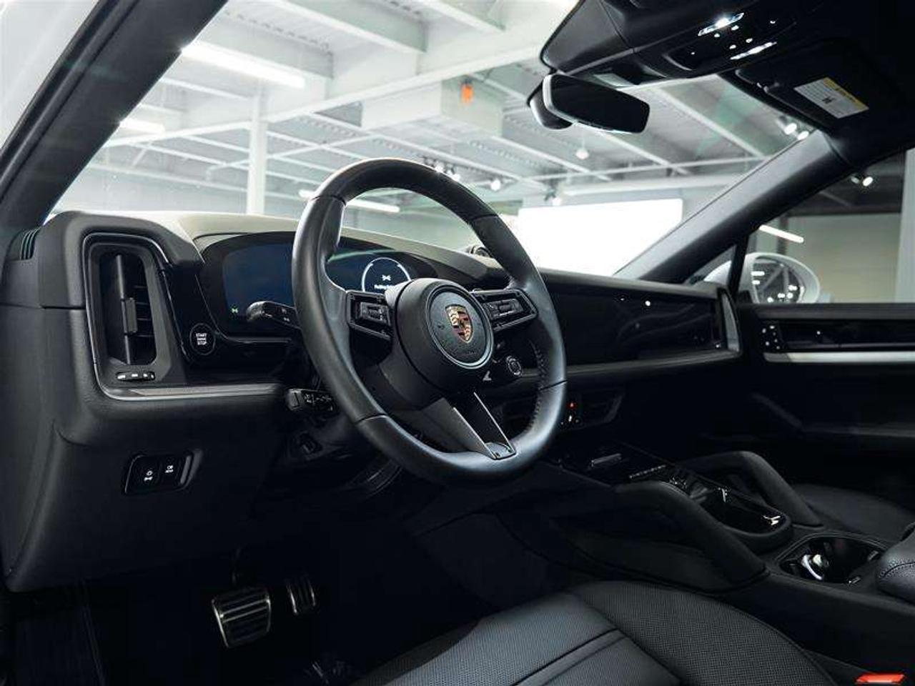 2025 Porsche Cayenne S e-Hybrid Coupe AWD Photo