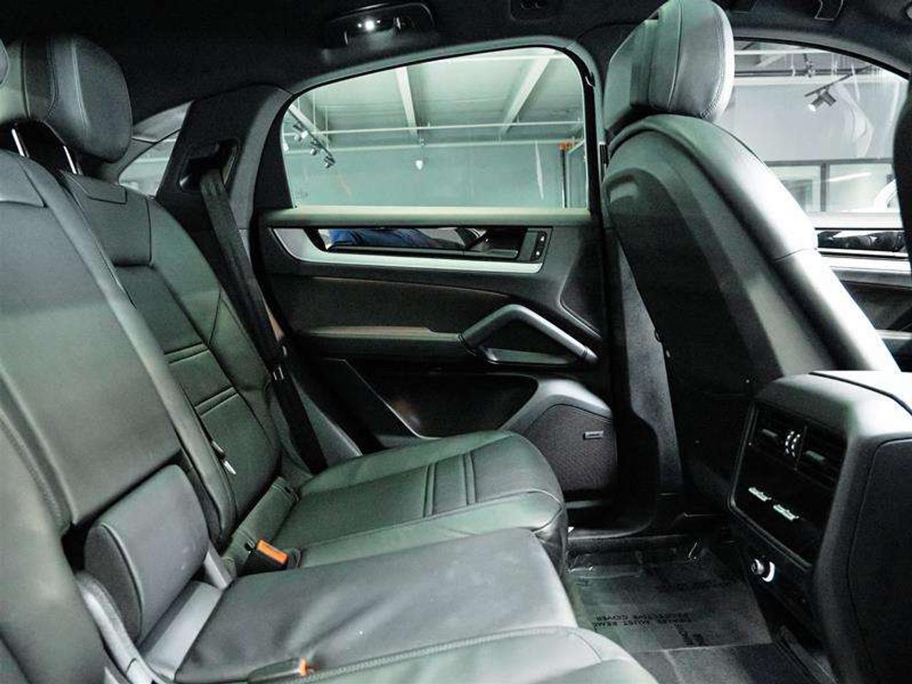 2025 Porsche Cayenne S e-Hybrid Coupe AWD Photo