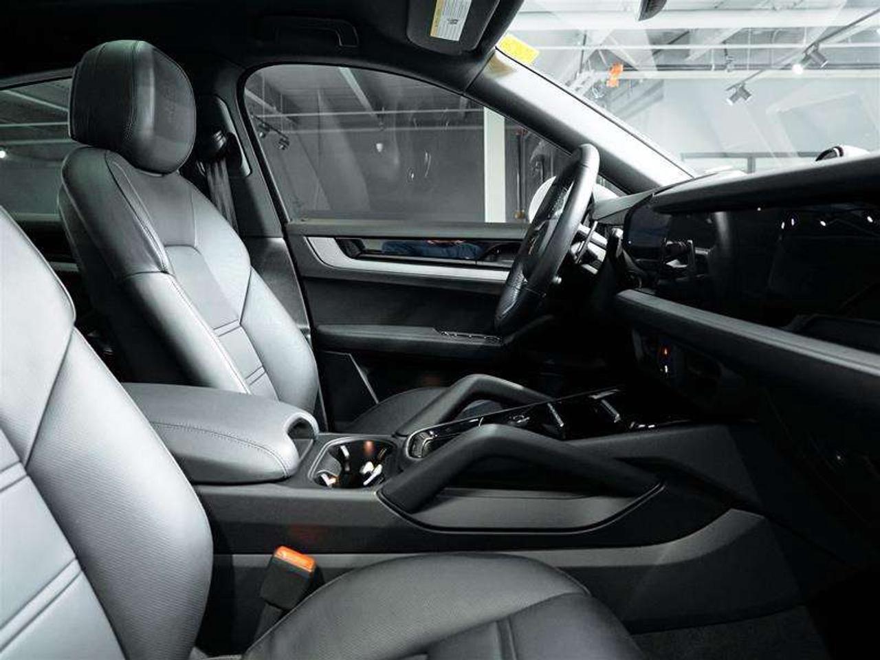 2025 Porsche Cayenne S e-Hybrid Coupe AWD Photo