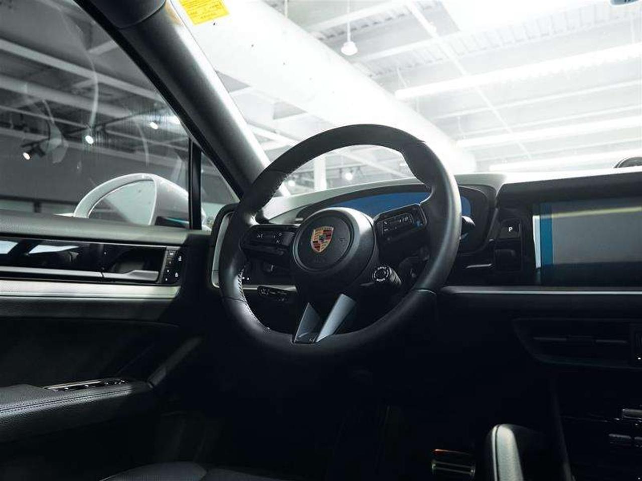 2025 Porsche Cayenne S e-Hybrid Coupe AWD Photo
