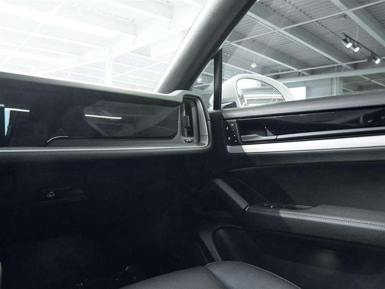 2025 Porsche Cayenne S e-Hybrid Coupe AWD Photo