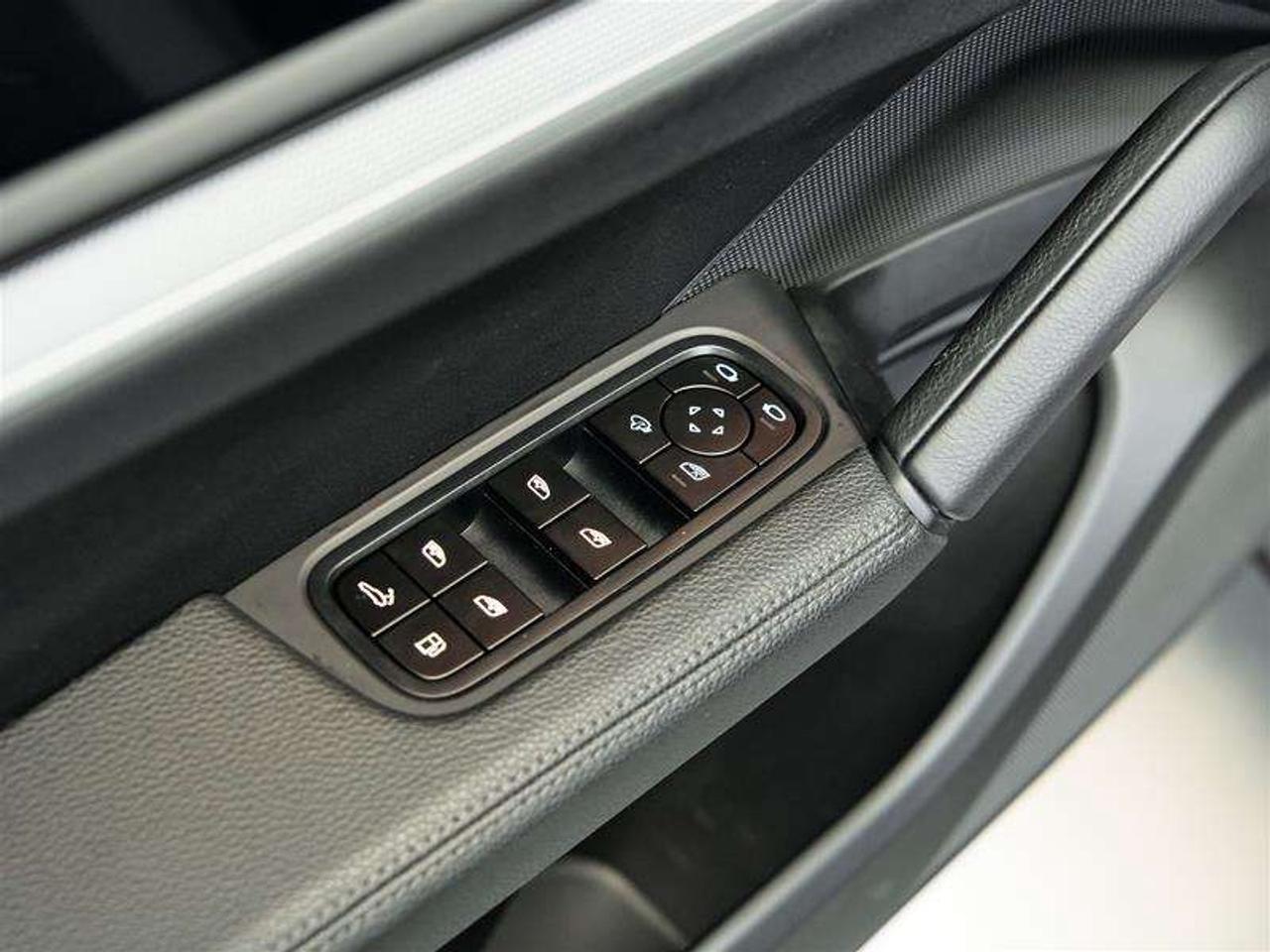 2025 Porsche Cayenne S e-Hybrid Coupe AWD Photo