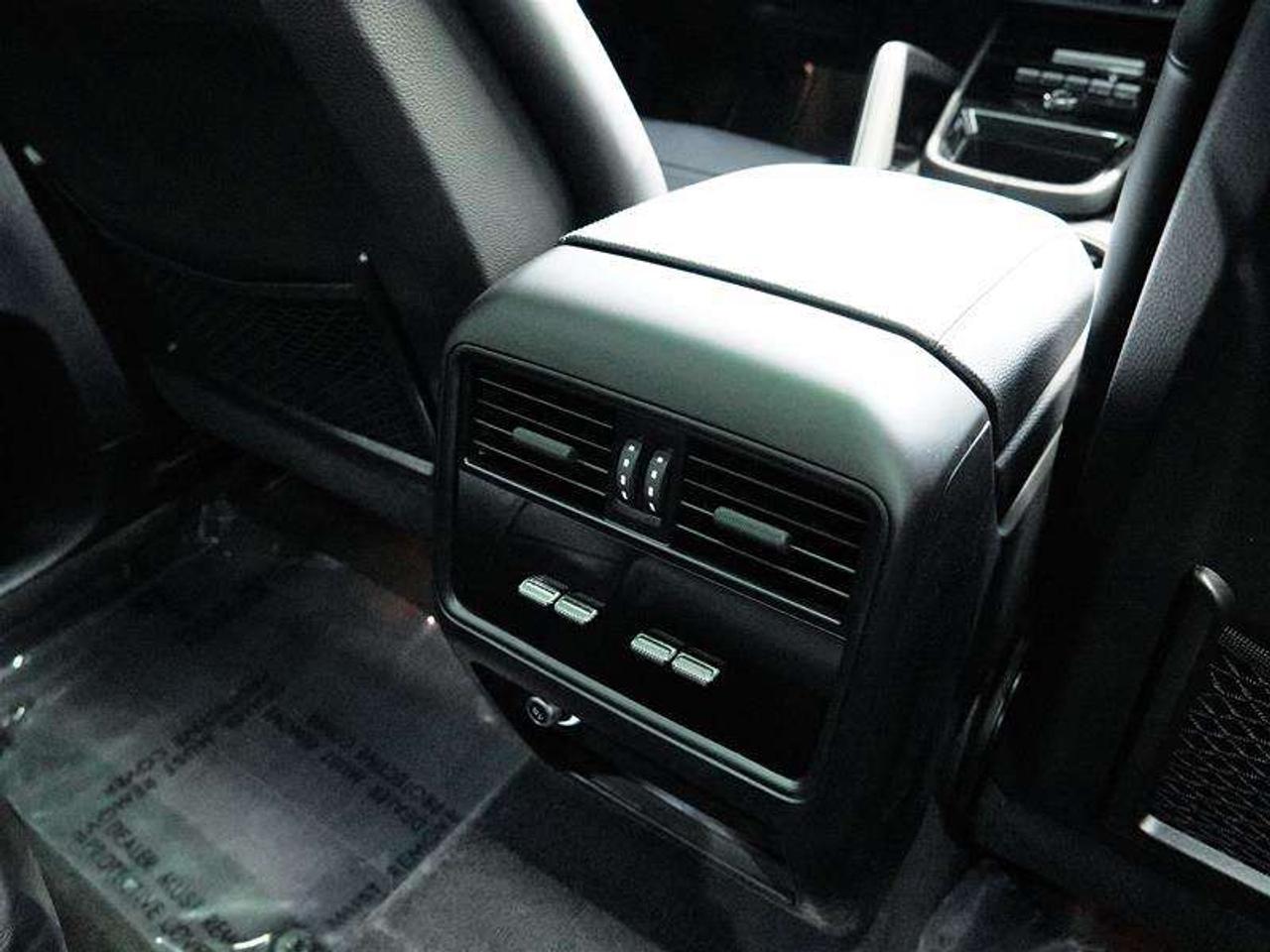 2025 Porsche Cayenne S e-Hybrid Coupe AWD Photo