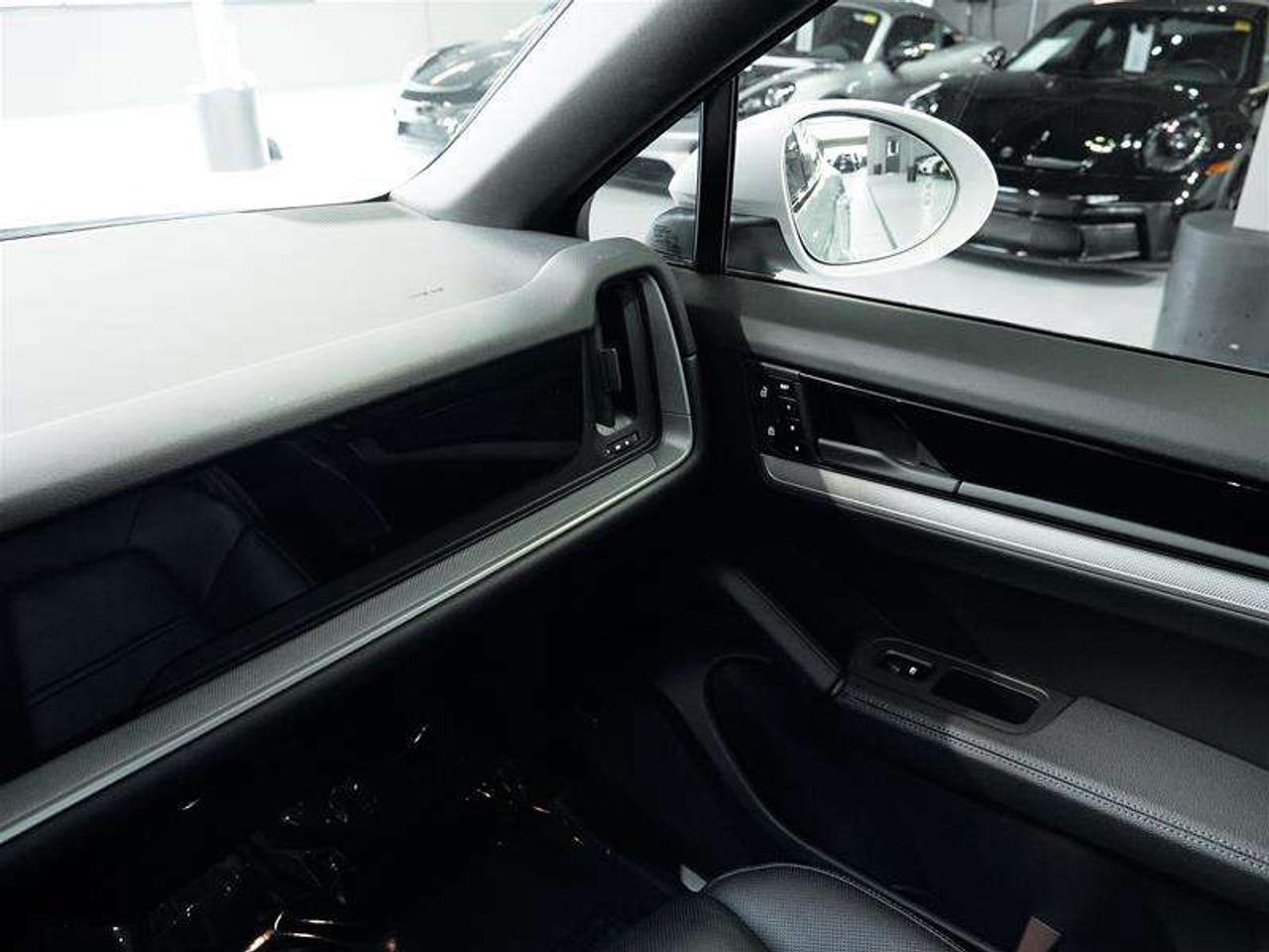 2025 Porsche Cayenne S e-Hybrid Coupe AWD Photo