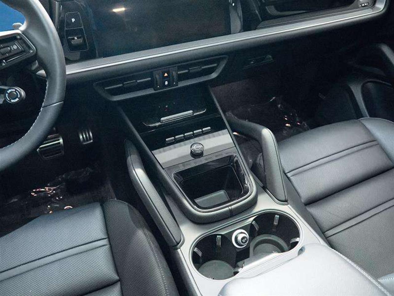 2025 Porsche Cayenne S e-Hybrid Coupe AWD Photo