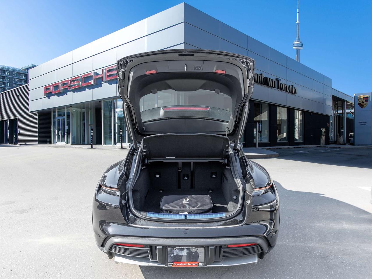 2025 Porsche Taycan 4S Cross Turismo AWD Photo