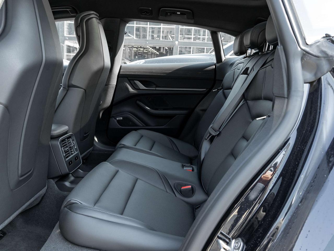 2025 Porsche Taycan 4S Cross Turismo AWD Photo