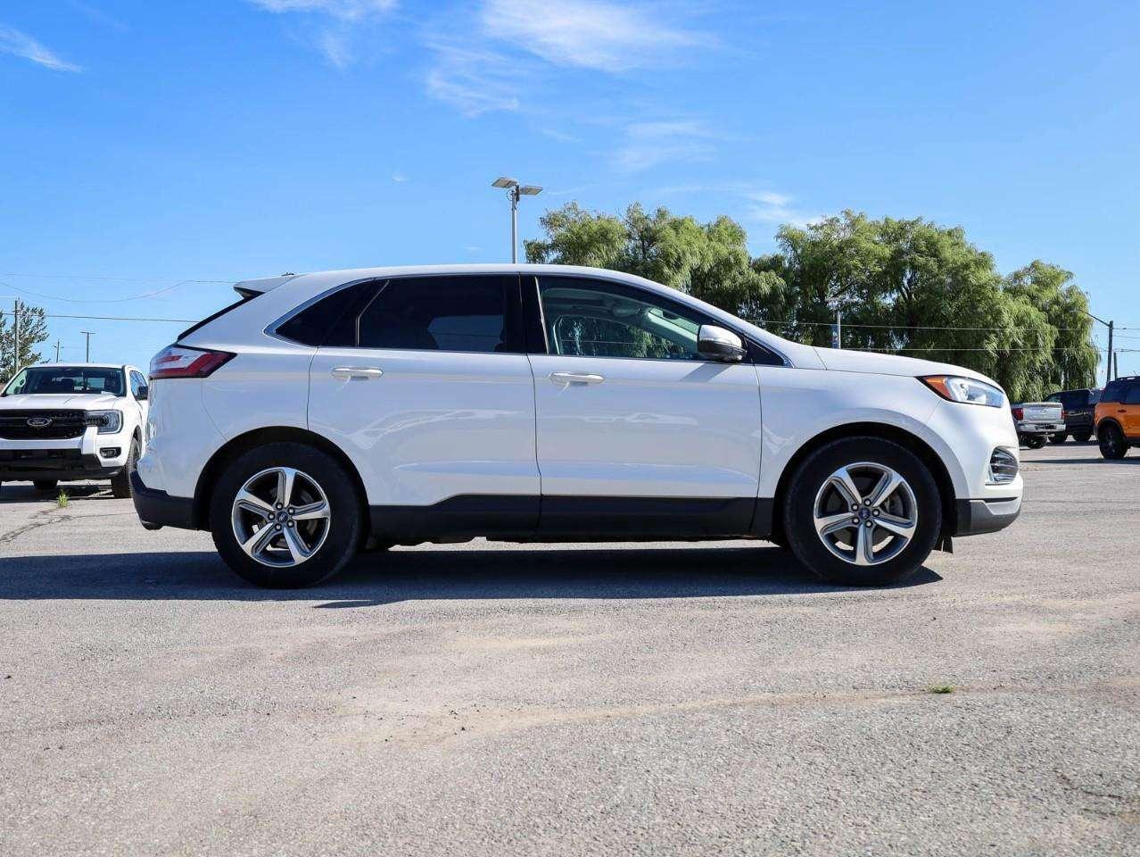 2020 Ford Edge SEL Photo