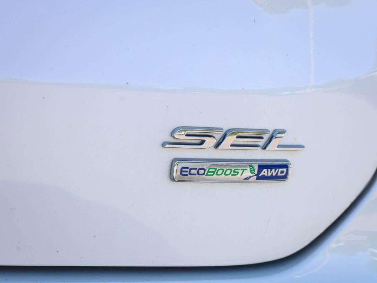 2020 Ford Edge SEL Photo