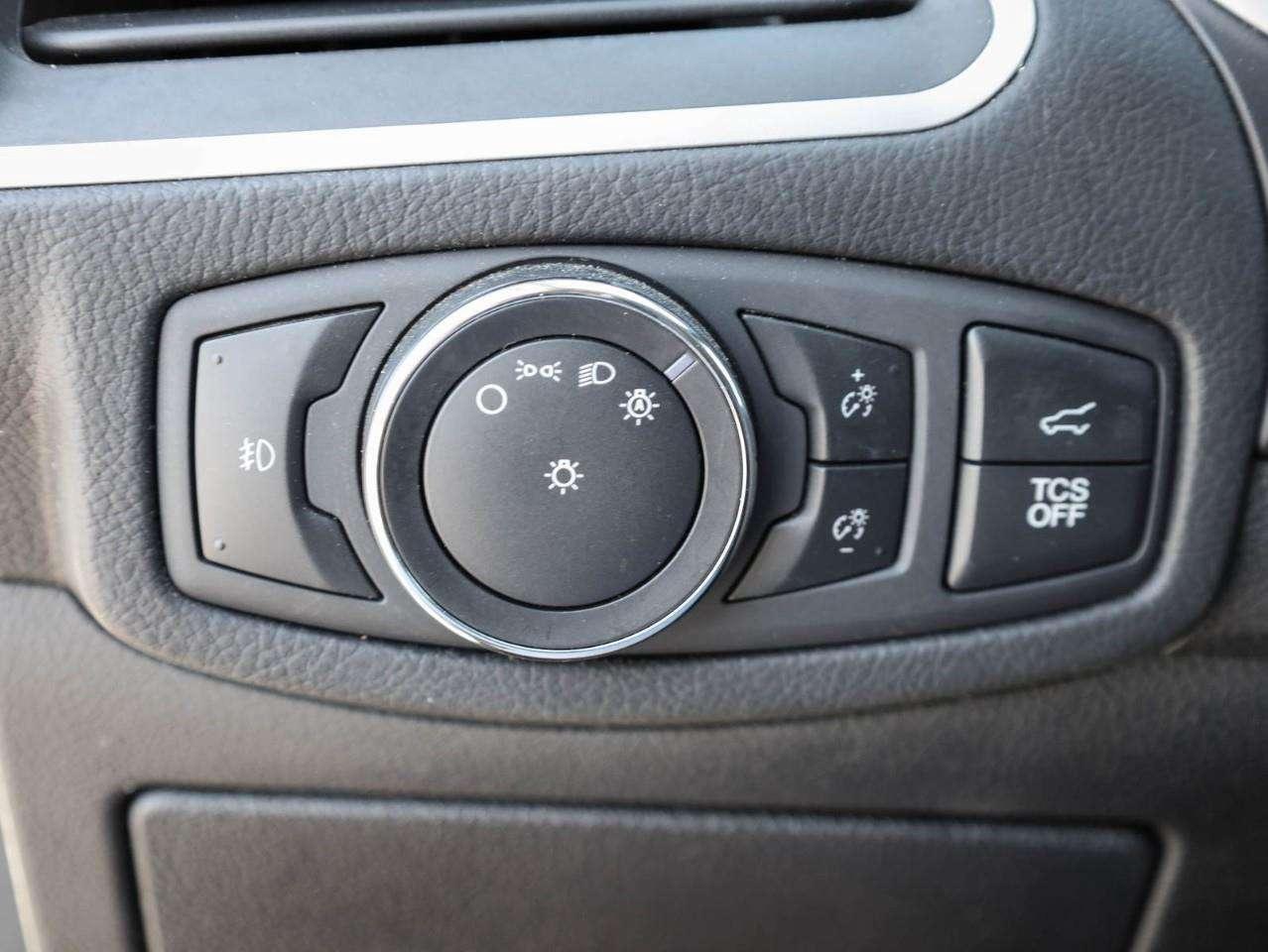 2020 Ford Edge SEL Photo