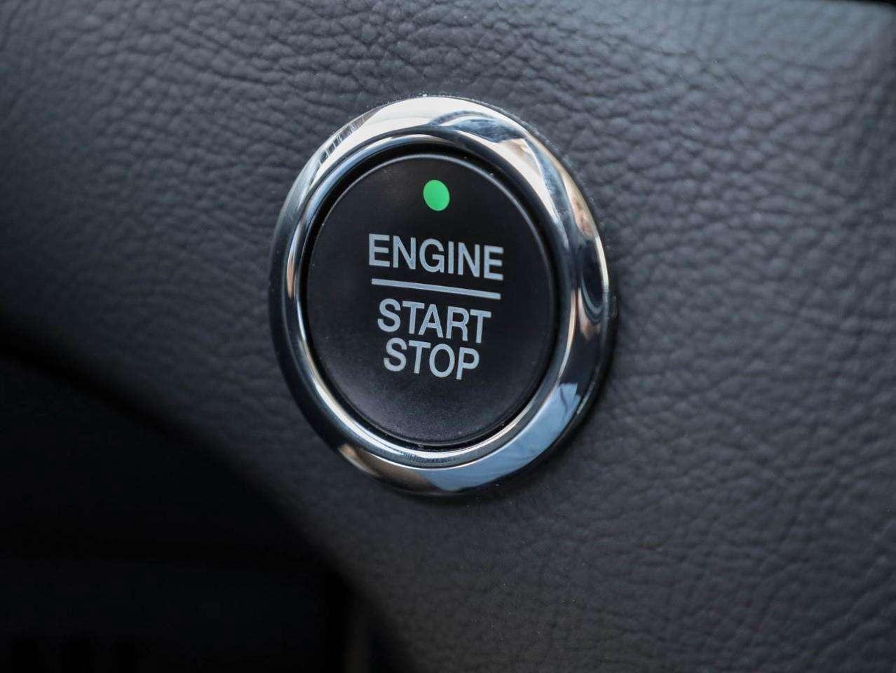 2020 Ford Edge SEL Photo