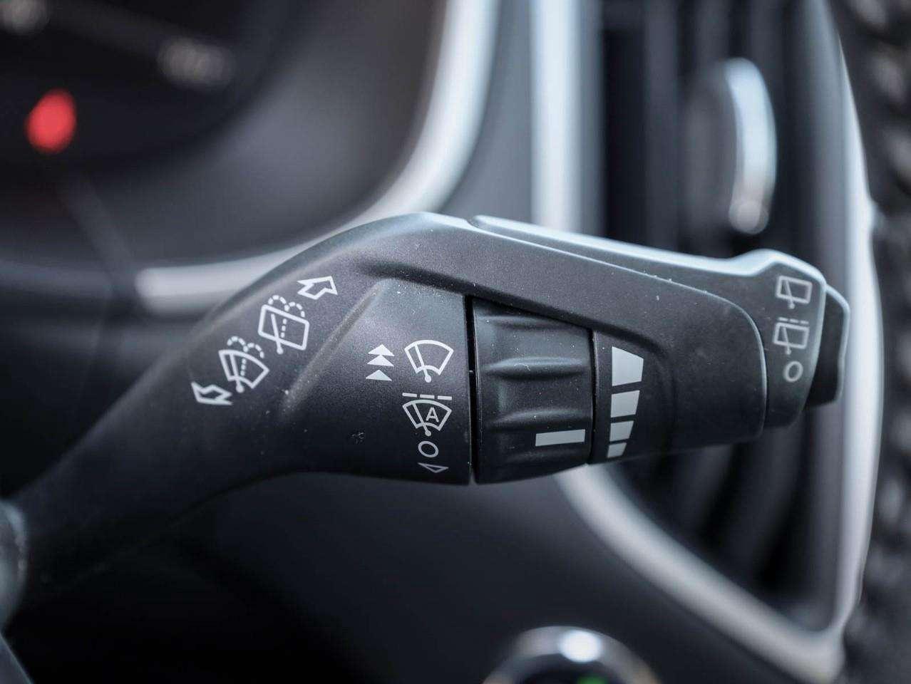 2020 Ford Edge SEL Photo