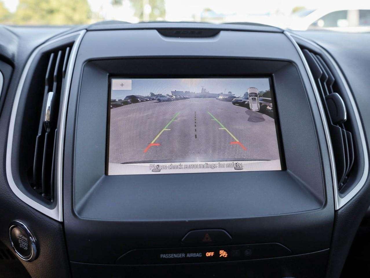 2020 Ford Edge SEL Photo
