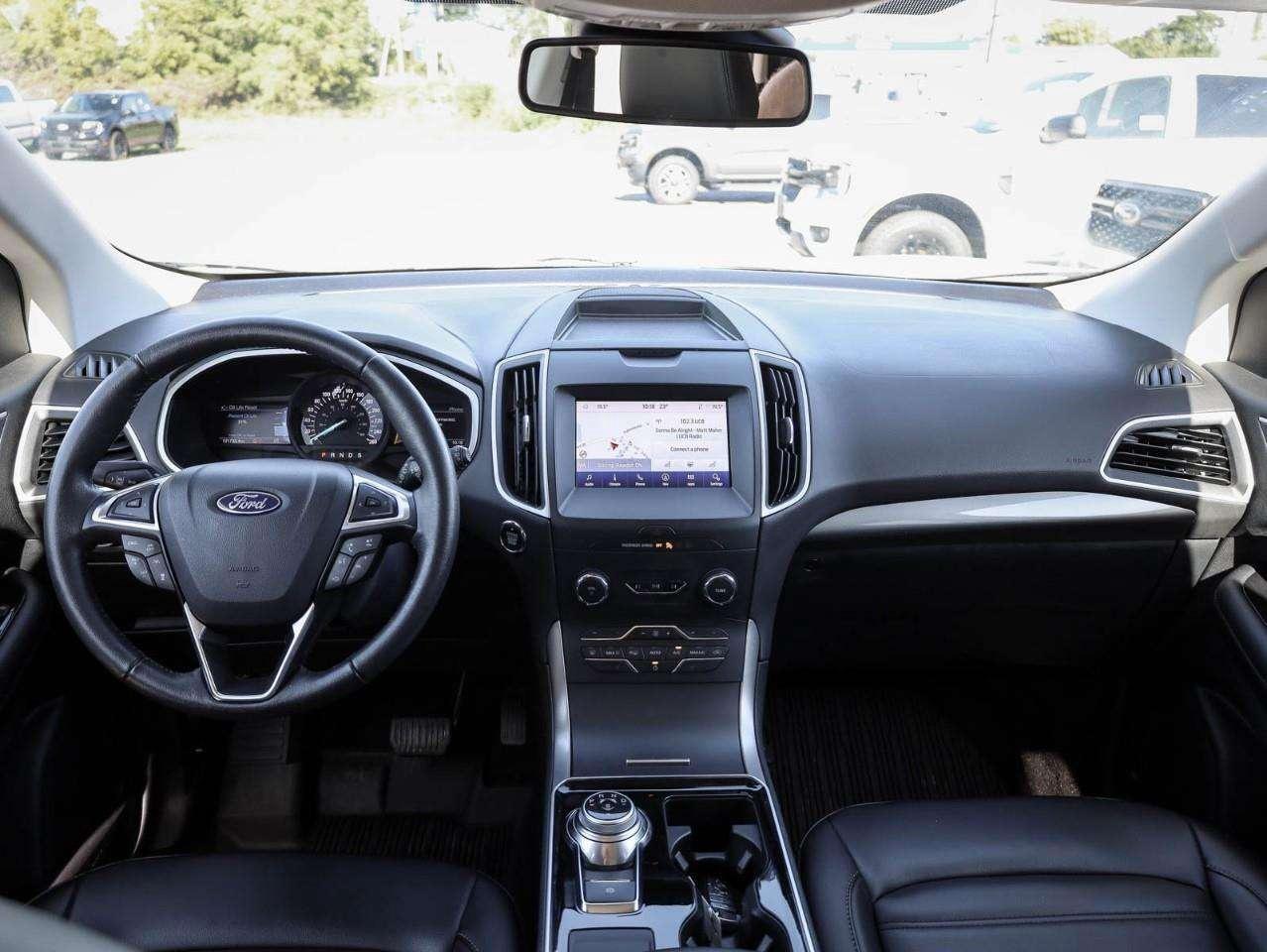 2020 Ford Edge SEL Photo