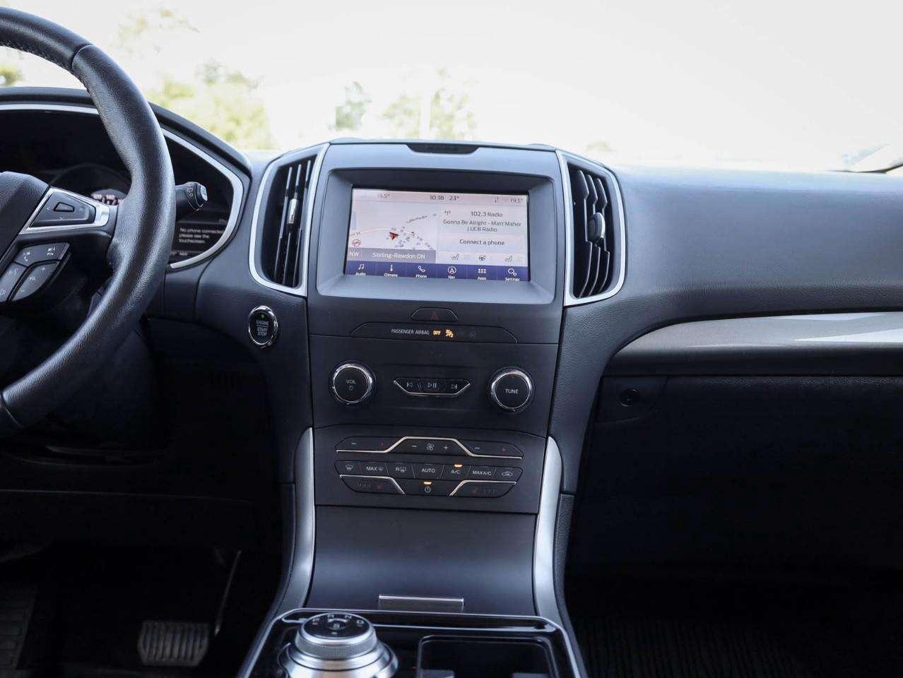2020 Ford Edge SEL Photo