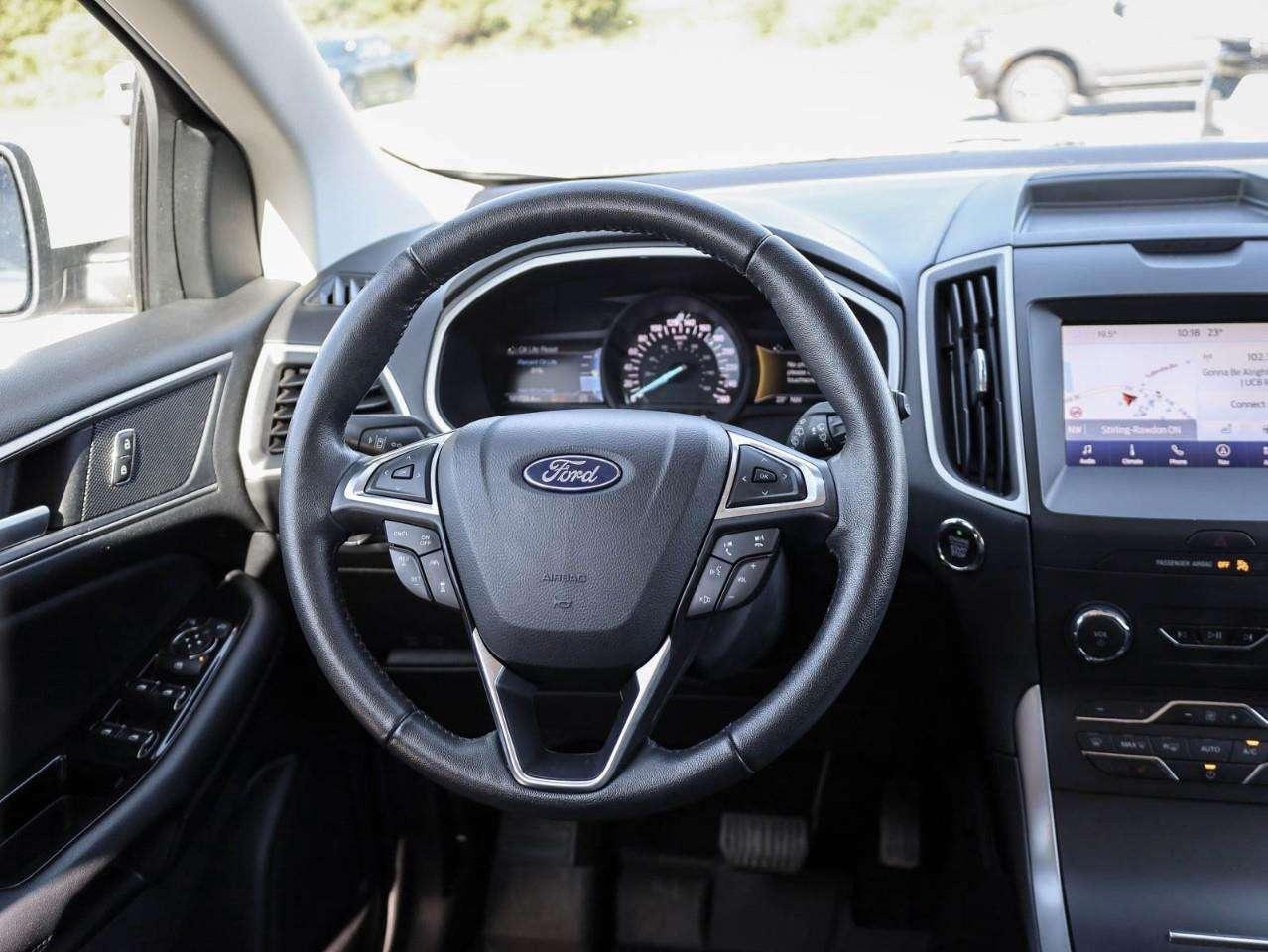 2020 Ford Edge SEL Photo