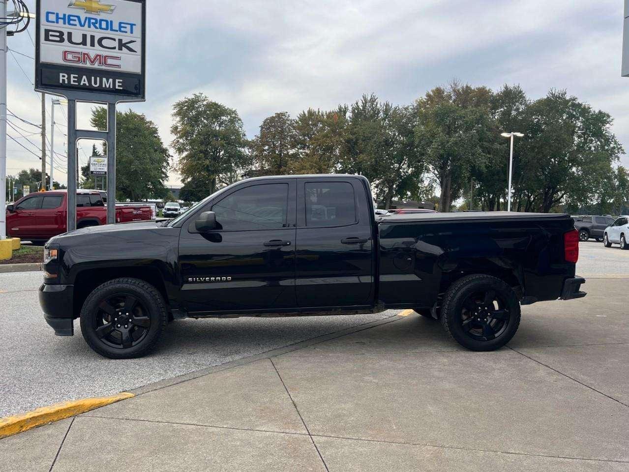 2017 Chevrolet Silverado 1500 Custom LOW KM LOCAL TRADE Photo