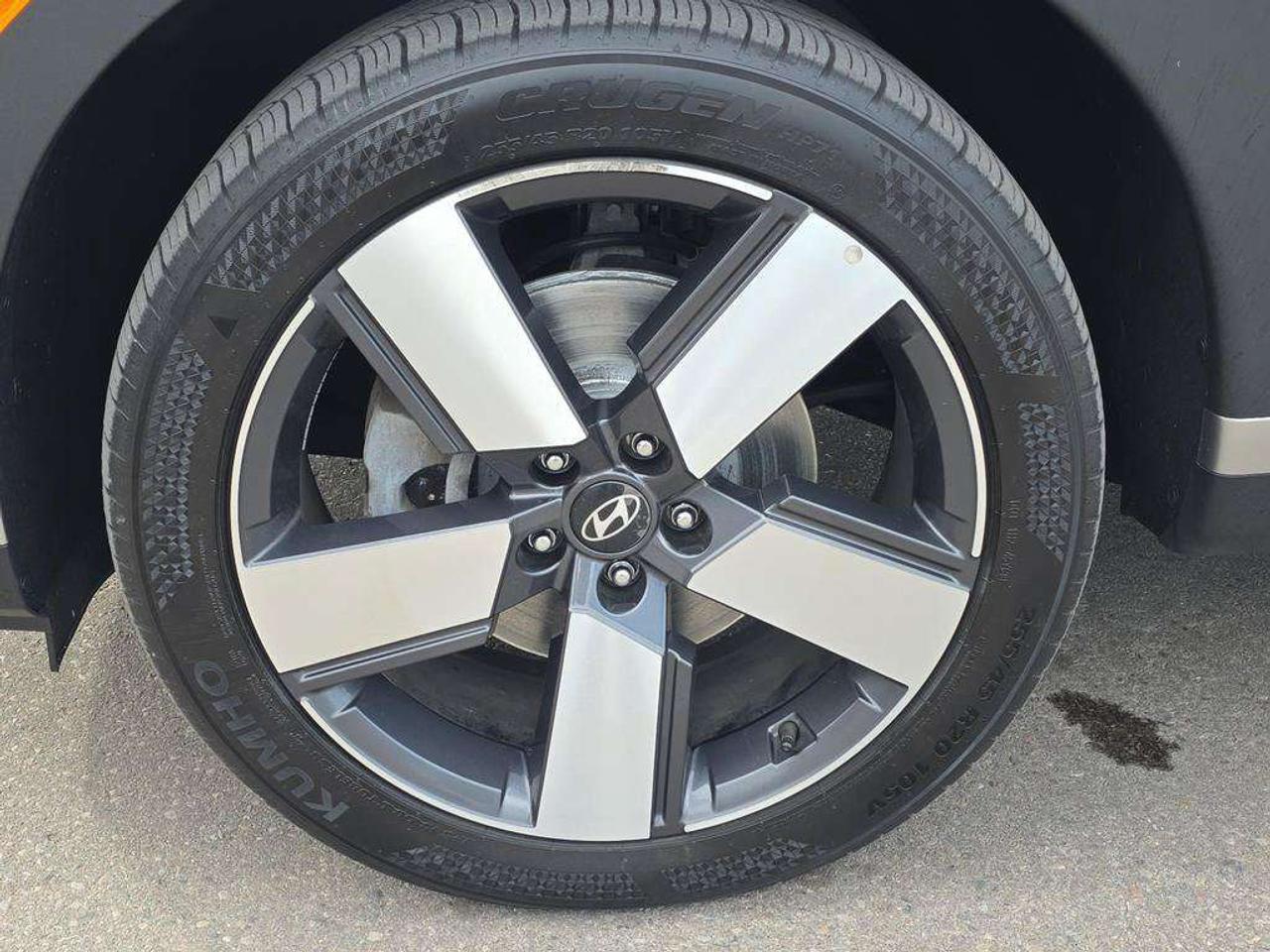 2025 Hyundai Santa Fe Preferred Trend   NO ACCIDENTS LEATHER 6.8L/100KM Photo