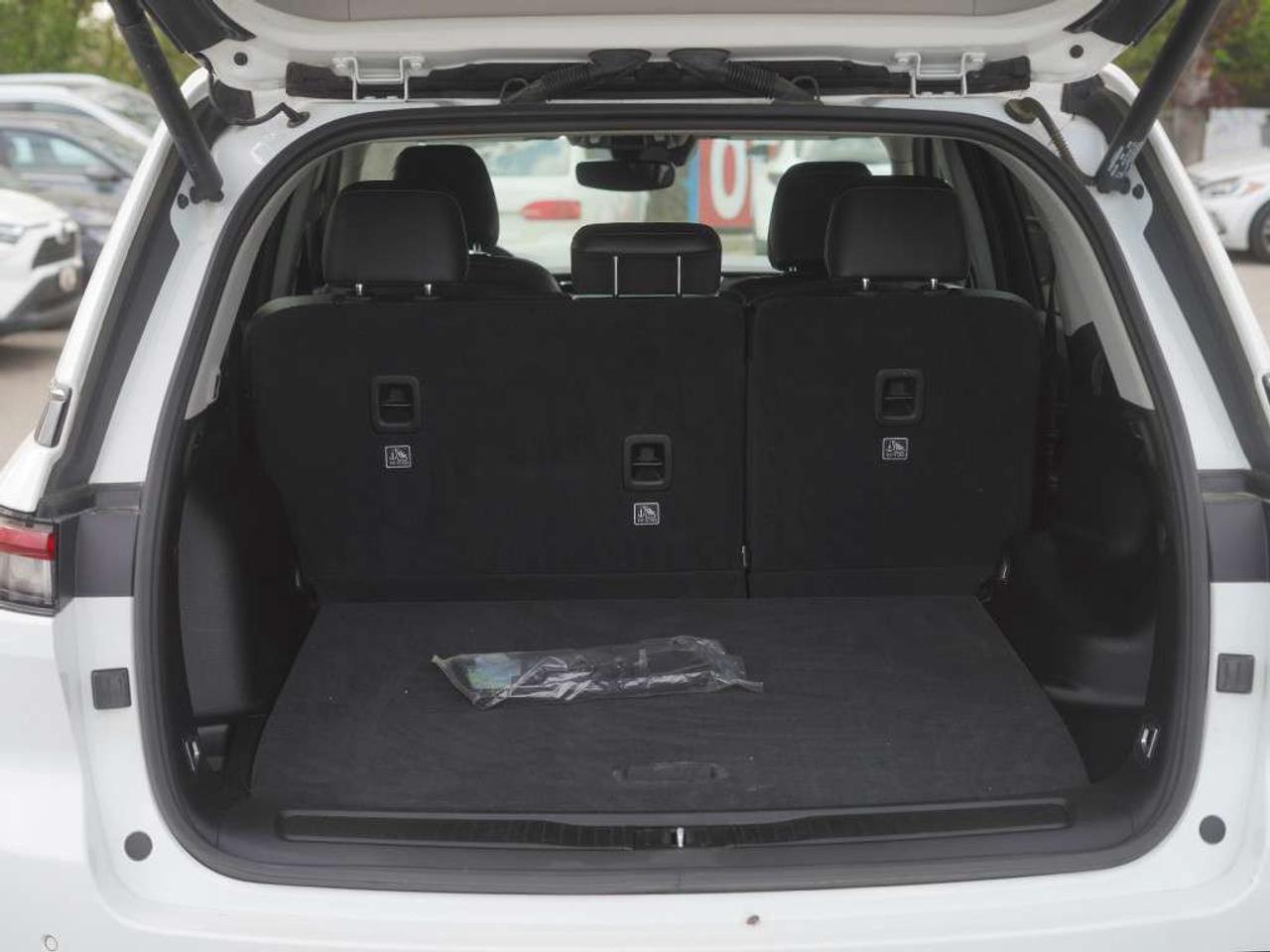 2023 Jeep Grand Cherokee Limited Adaptive Cruise Control Apple CarPlay Leather Seats. Photo
