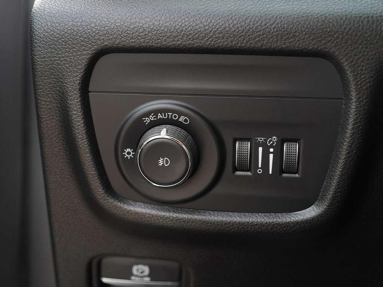 2023 Jeep Grand Cherokee Limited Adaptive Cruise Control Apple CarPlay Leather Seats. Photo