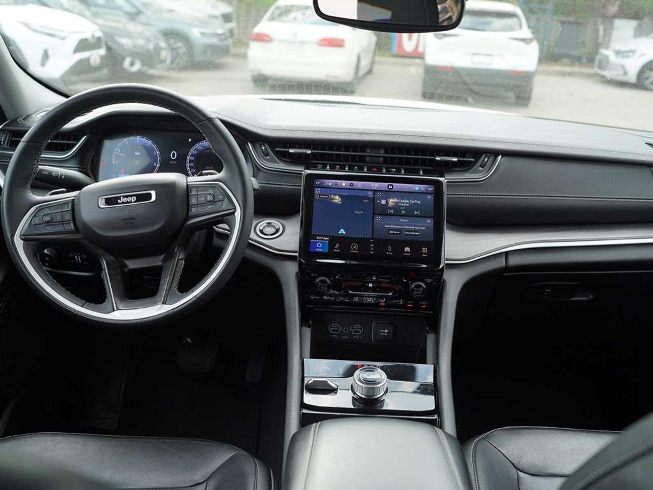 2023 Jeep Grand Cherokee Limited Adaptive Cruise Control Apple CarPlay Leather Seats. Photo
