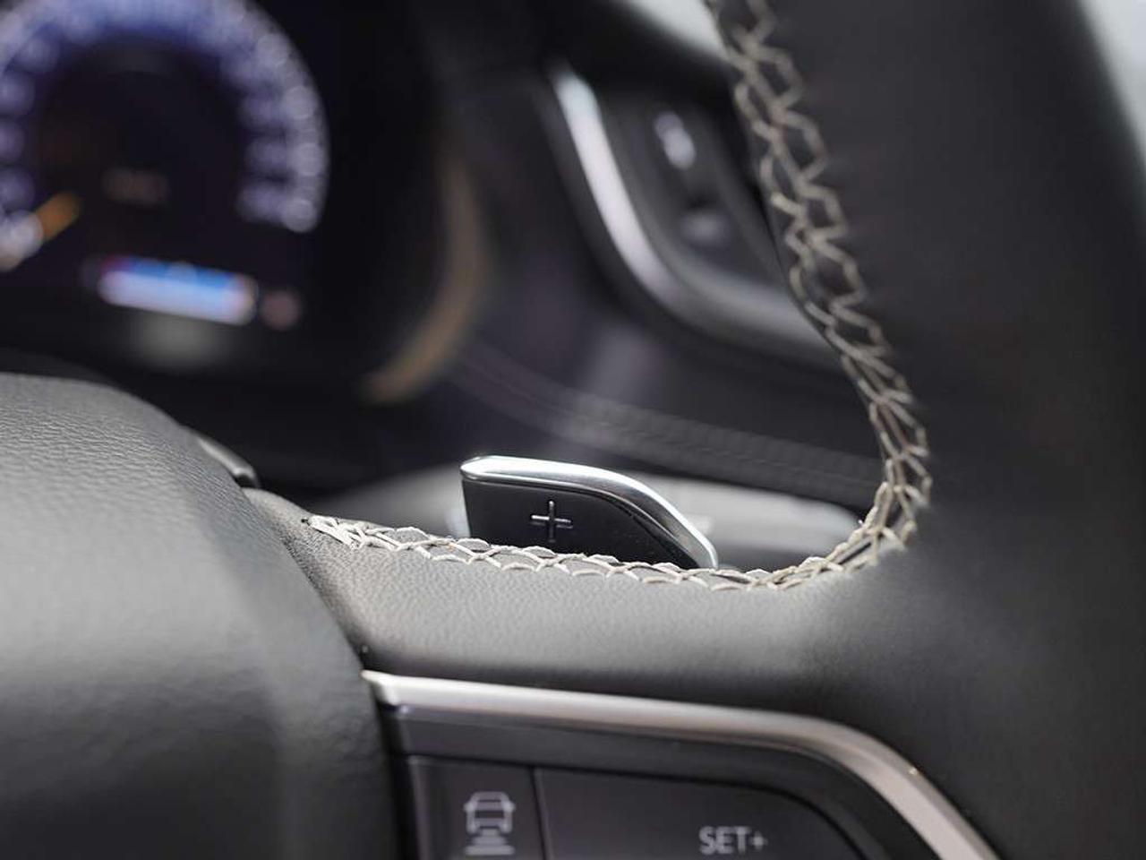 2023 Jeep Grand Cherokee Limited Adaptive Cruise Control Apple CarPlay Leather Seats. Photo