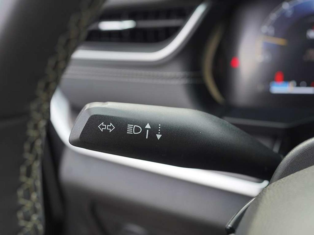2023 Jeep Grand Cherokee Limited Adaptive Cruise Control Apple CarPlay Leather Seats. Photo