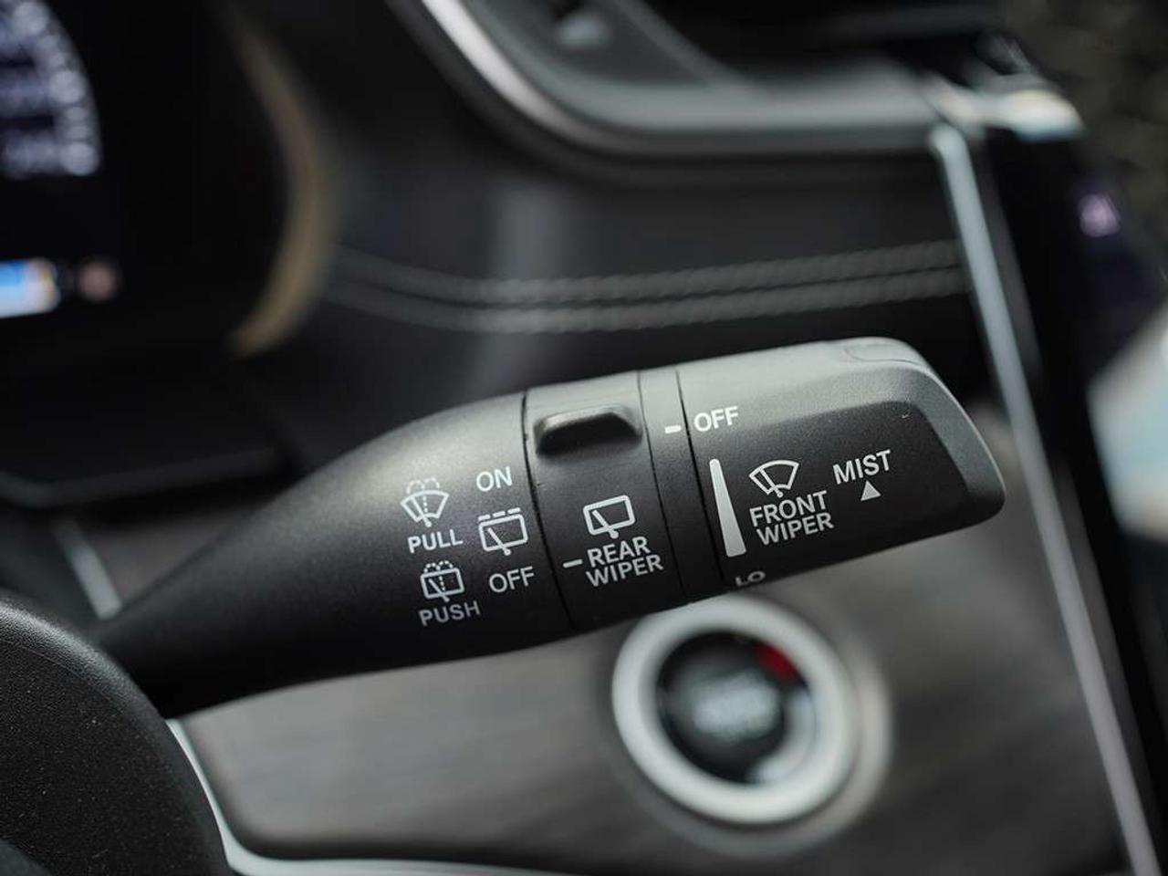 2023 Jeep Grand Cherokee Limited Adaptive Cruise Control Apple CarPlay Leather Seats. Photo