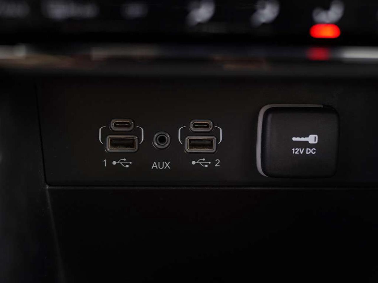 2023 Jeep Grand Cherokee Limited Adaptive Cruise Control Apple CarPlay Leather Seats. Photo