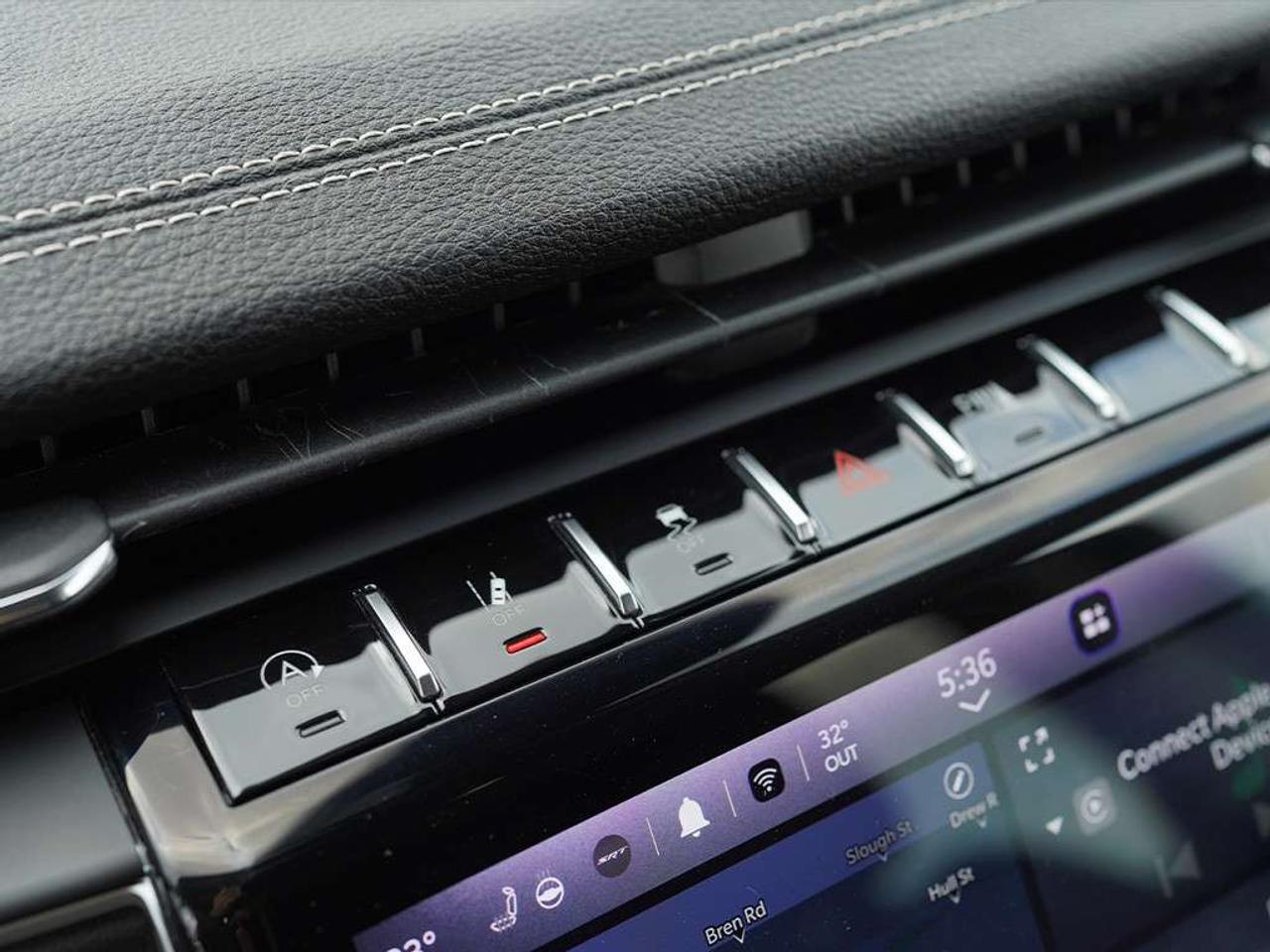 2023 Jeep Grand Cherokee Limited Adaptive Cruise Control Apple CarPlay Leather Seats. Photo