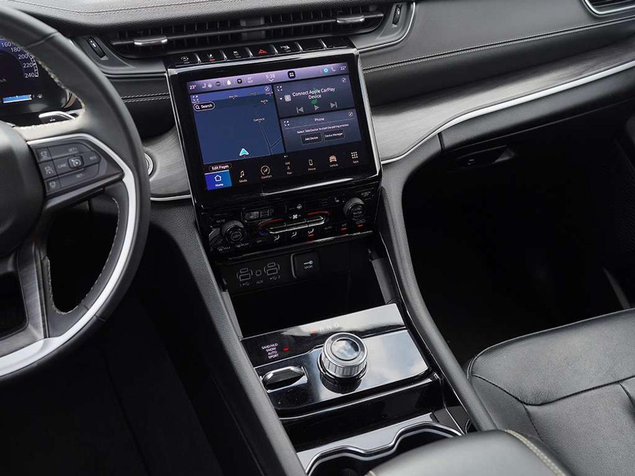 2023 Jeep Grand Cherokee Limited Adaptive Cruise Control Apple CarPlay Leather Seats. Photo