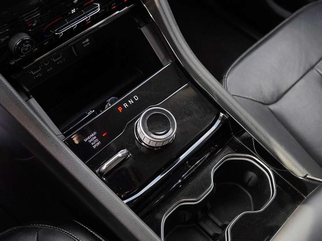 2023 Jeep Grand Cherokee Limited Adaptive Cruise Control Apple CarPlay Leather Seats. Photo
