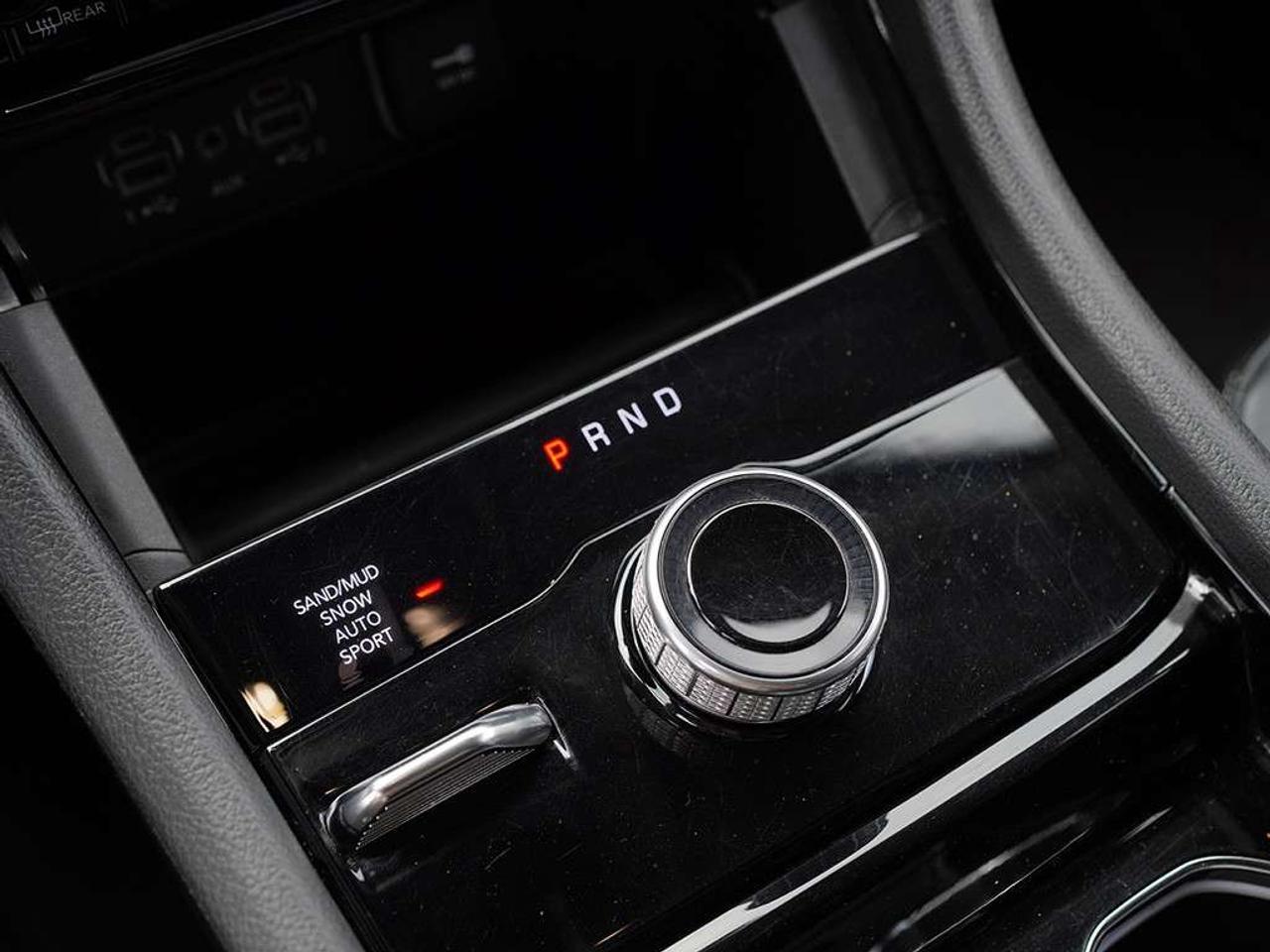 2023 Jeep Grand Cherokee Limited Adaptive Cruise Control Apple CarPlay Leather Seats. Photo