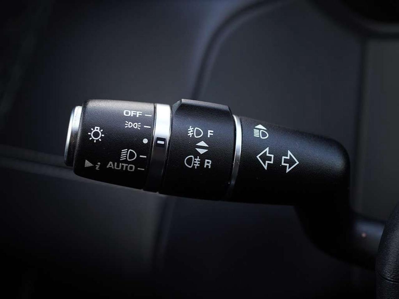 2019 Land Rover Range Rover Velar P380 R-Dynamic HSE Heads up Display Massage seats. Photo