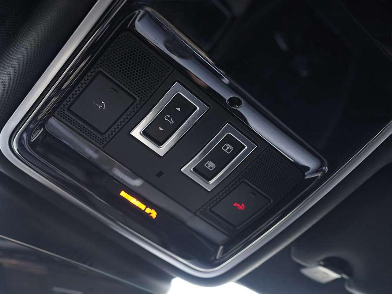 2019 Land Rover Range Rover Velar P380 R-Dynamic HSE Heads up Display Massage seats. Photo