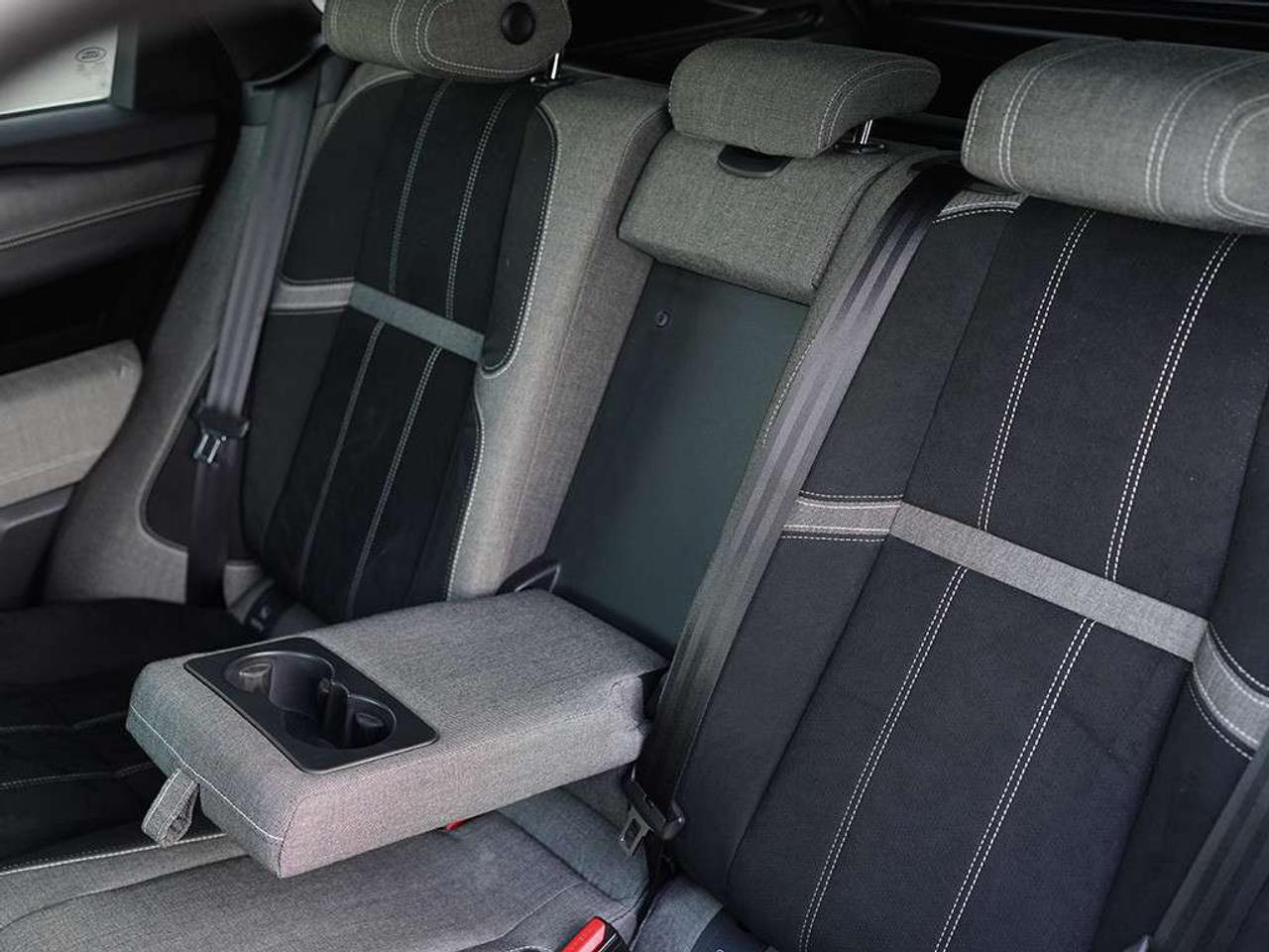 2019 Land Rover Range Rover Velar P380 R-Dynamic HSE Heads up Display Massage seats. Photo
